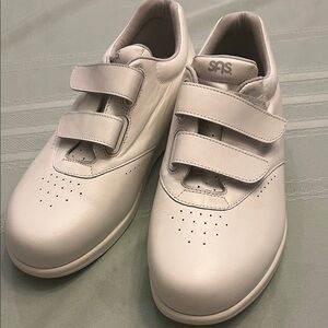 SAS Women's White Sneakers size 9.5WW